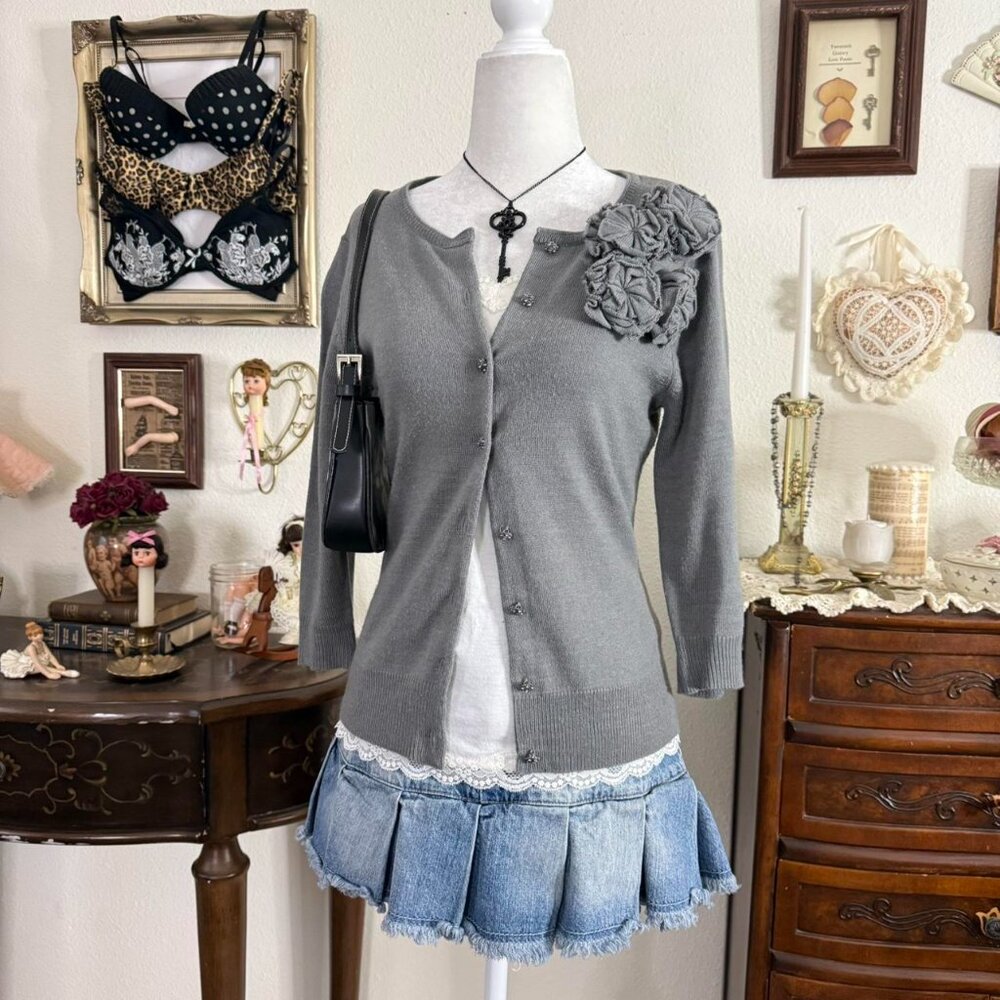 y2k dainty coquette girly grunge gray cardigan w floral rosettes - Picture 2 of 5